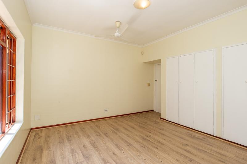 5 Bedroom Property for Sale in Bergvliet Western Cape